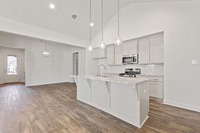 10409 Highland Lakes Dr, Denham Springs, LA 70726