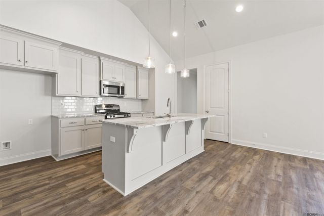 10409 Highland Lakes Dr, Denham Springs, LA 70726