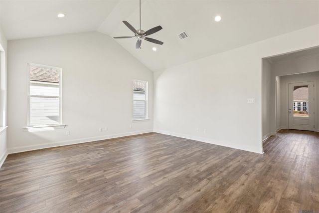 10409 Highland Lakes Dr, Denham Springs, LA 70726