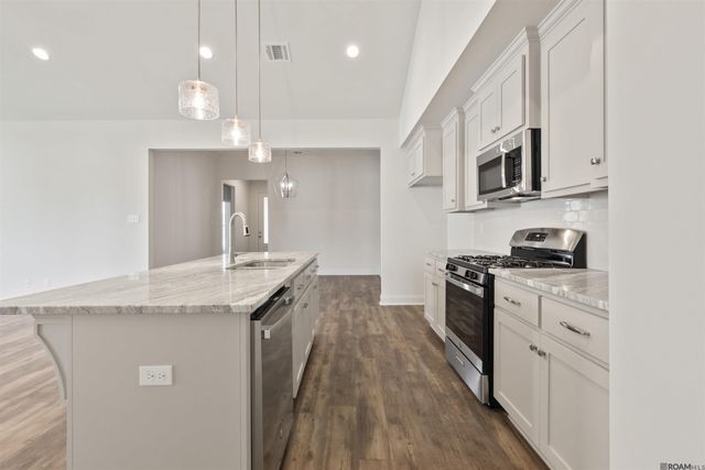 10409 Highland Lakes Dr, Denham Springs, LA 70726