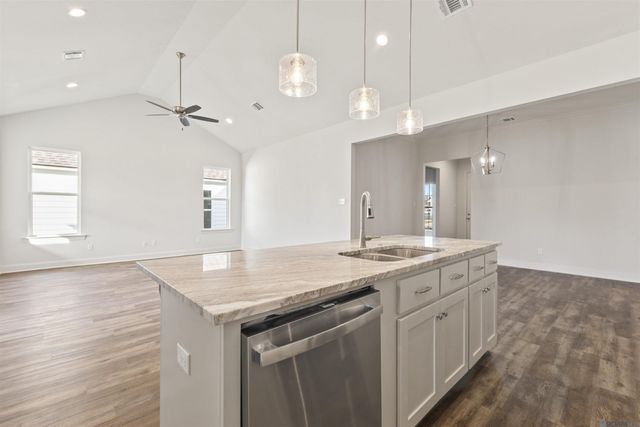 10409 Highland Lakes Dr, Denham Springs, LA 70726