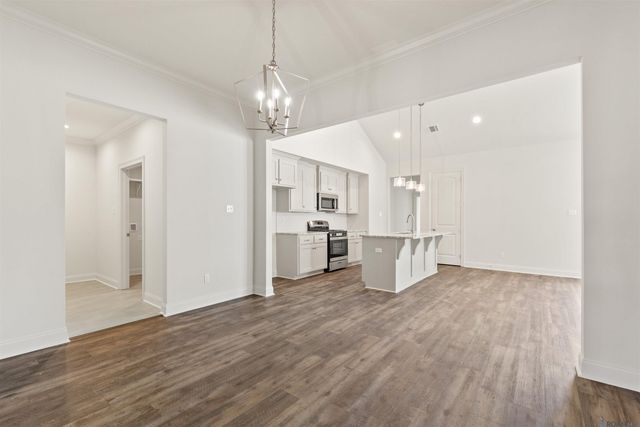 10409 Highland Lakes Dr, Denham Springs, LA 70726