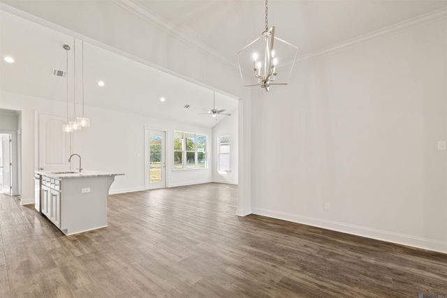 10409 Highland Lakes Dr, Denham Springs, LA 70726