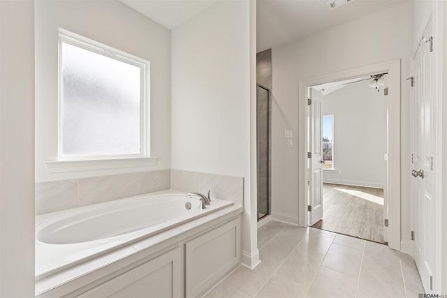 10409 Highland Lakes Dr, Denham Springs, LA 70726