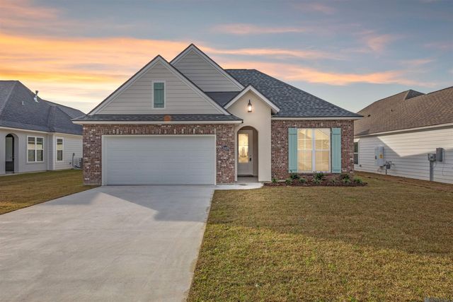 10409 Highland Lakes Dr, Denham Springs, LA 70726