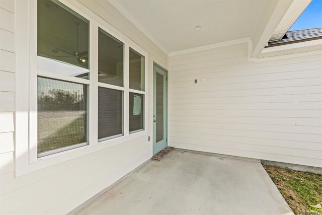 10409 Highland Lakes Dr, Denham Springs, LA 70726