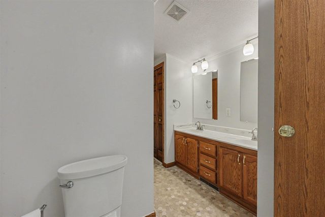 4794 Seymour Road, Jackson, MI 49201