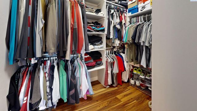 2080 NW Canyon View Dr, Pullman, WA 99163