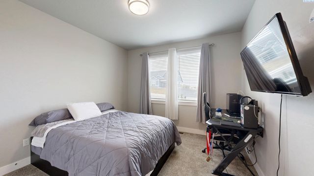 2080 NW Canyon View Dr, Pullman, WA 99163