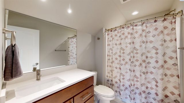 2080 NW Canyon View Dr, Pullman, WA 99163