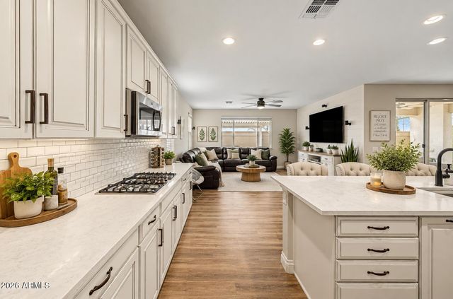 18352 W KENDALL Street, Goodyear, AZ 85338