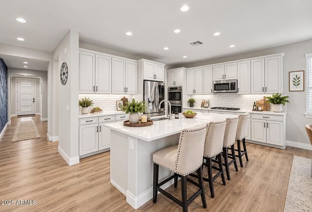 18352 W KENDALL Street, Goodyear, AZ 85338