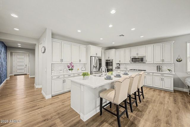 18352 W KENDALL Street, Goodyear, AZ 85338