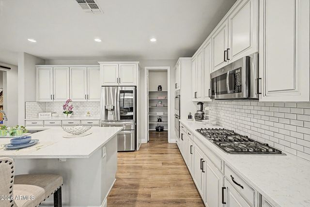 18352 W KENDALL Street, Goodyear, AZ 85338