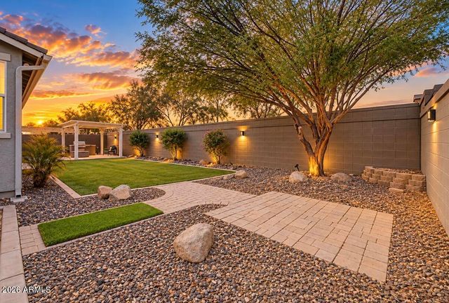 18352 W KENDALL Street, Goodyear, AZ 85338