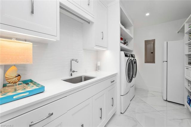 13945 Old Coast RD # 806, Naples, FL 34110