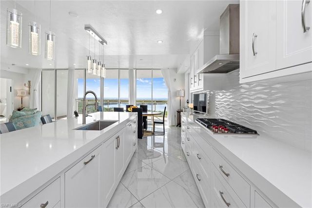 13945 Old Coast RD # 806, Naples, FL 34110