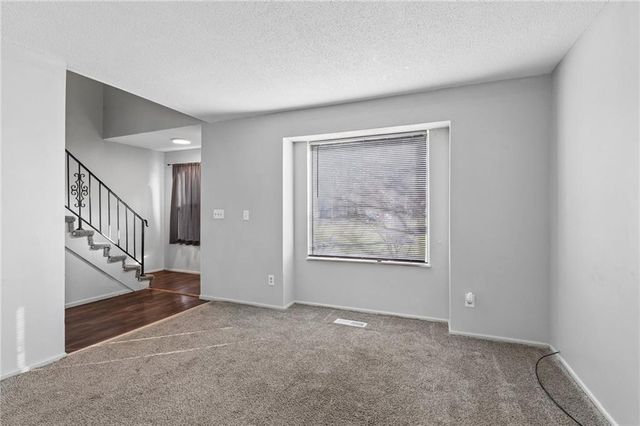 13907 Falkirk Circle, Grandview, MO 64030