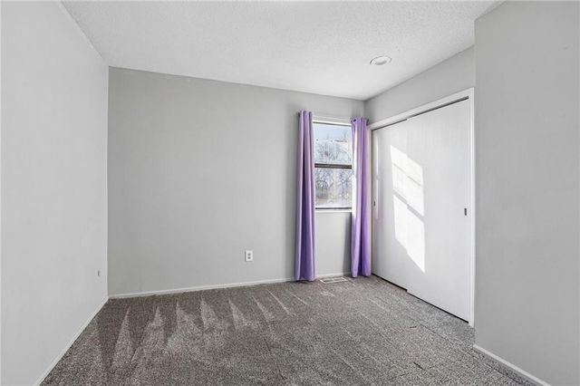 13907 Falkirk Circle, Grandview, MO 64030