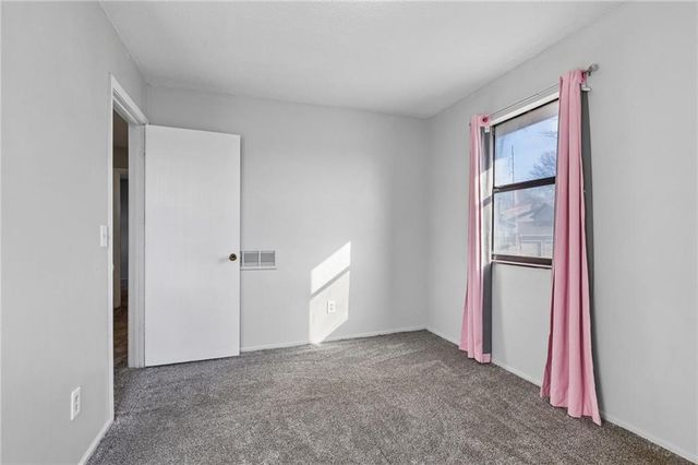 13907 Falkirk Circle, Grandview, MO 64030