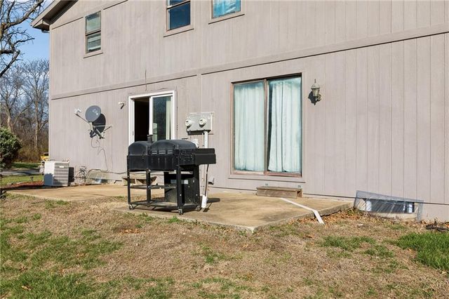 13907 Falkirk Circle, Grandview, MO 64030