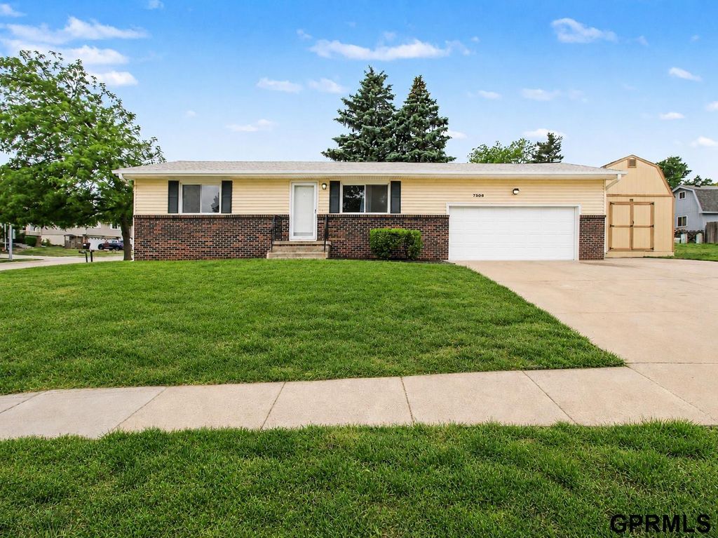 7508 S 147 Street, Omaha, NE 68138
