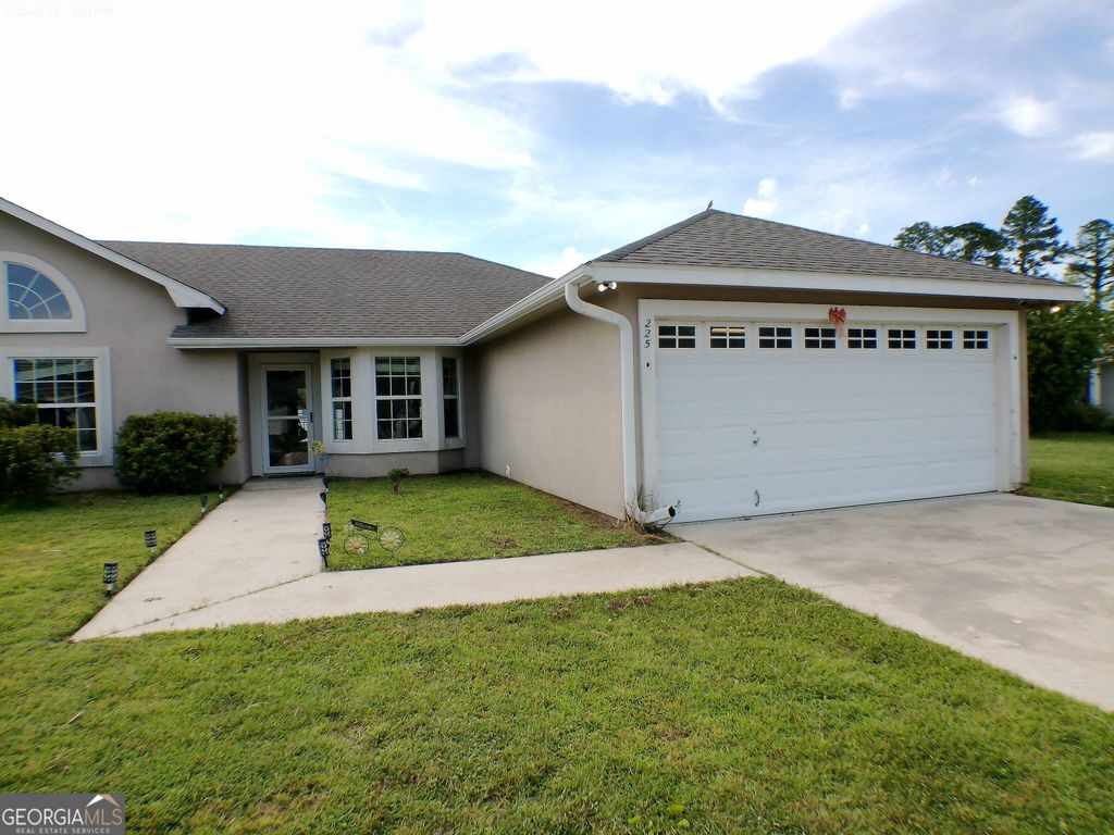 225 Royal Palms Avenue, Kingsland, GA 31548