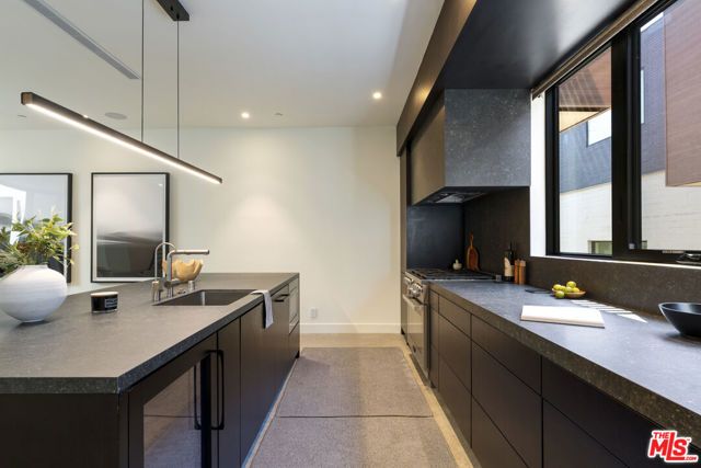 923 N Hilldale Avenue, West Hollywood, CA 90069