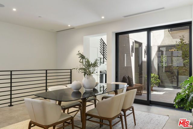 923 N Hilldale Avenue, West Hollywood, CA 90069
