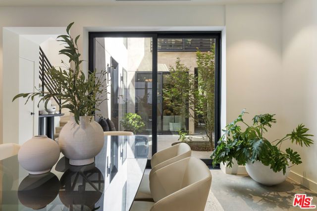 923 N Hilldale Avenue, West Hollywood, CA 90069