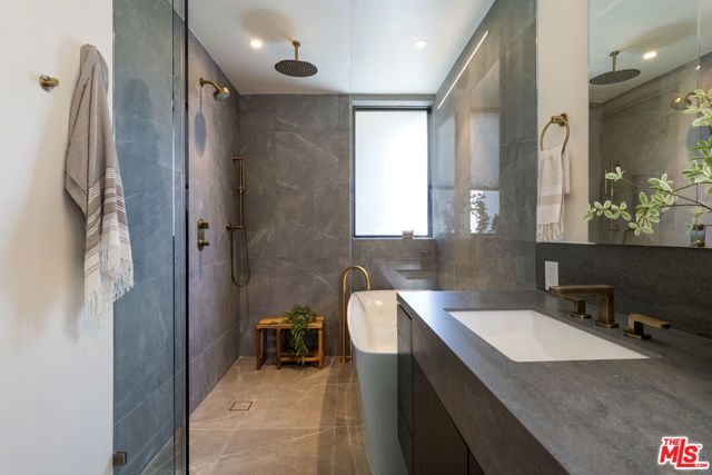 923 N Hilldale Avenue, West Hollywood, CA 90069