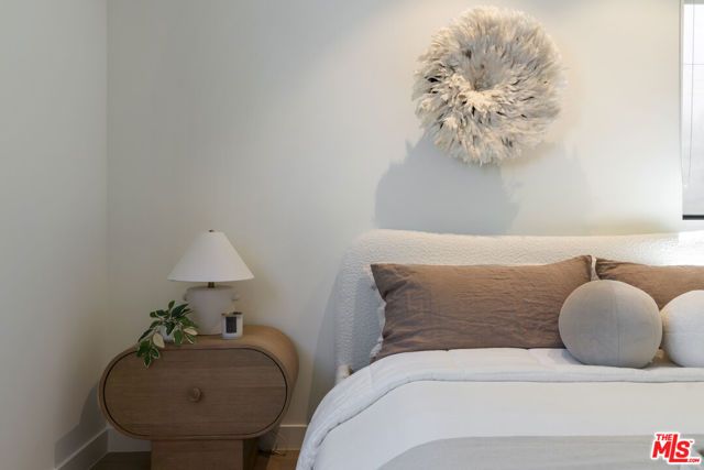 923 N Hilldale Avenue, West Hollywood, CA 90069