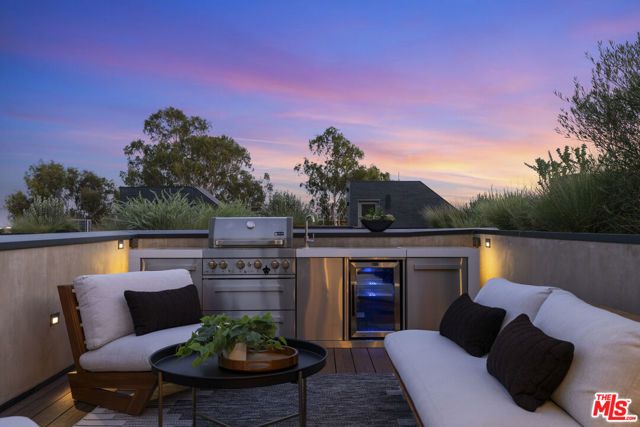 923 N Hilldale Avenue, West Hollywood, CA 90069