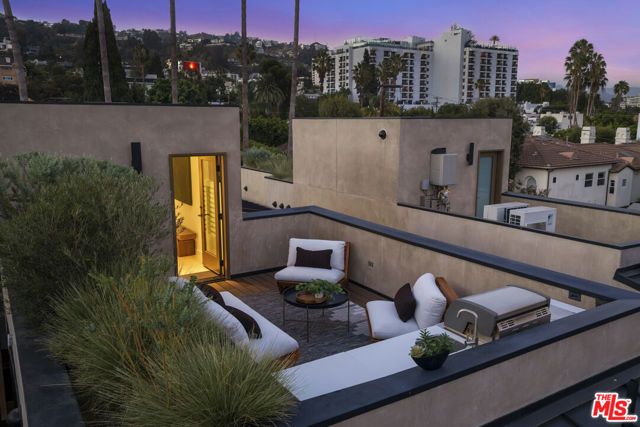 923 N Hilldale Avenue, West Hollywood, CA 90069