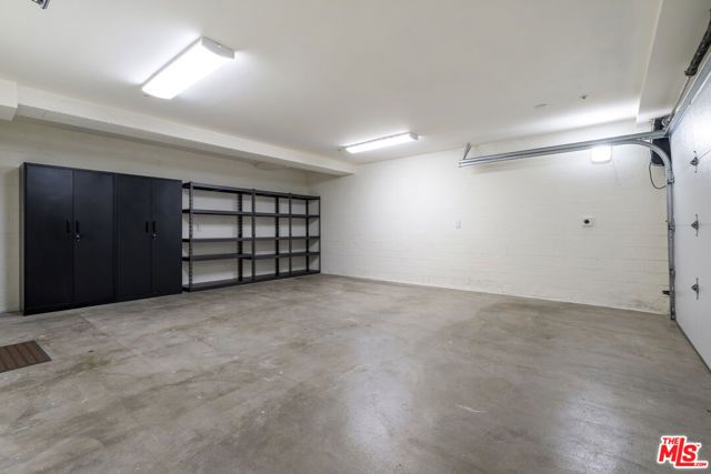 923 N Hilldale Avenue, West Hollywood, CA 90069
