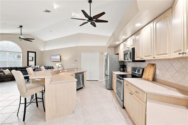 415 SE 13th AVE, Cape Coral, FL 33990