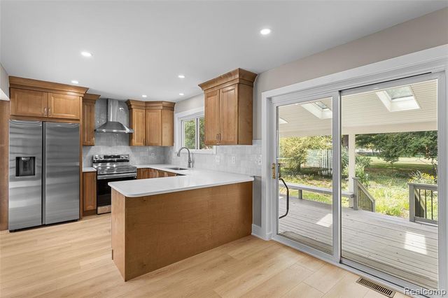 6552 Orion Road, Rochester Hills, MI 48306