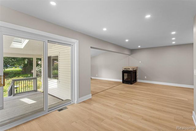 6552 Orion Road, Rochester Hills, MI 48306