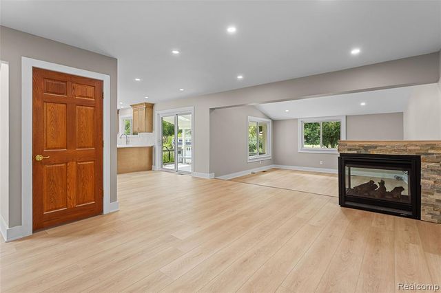 6552 Orion Road, Rochester Hills, MI 48306