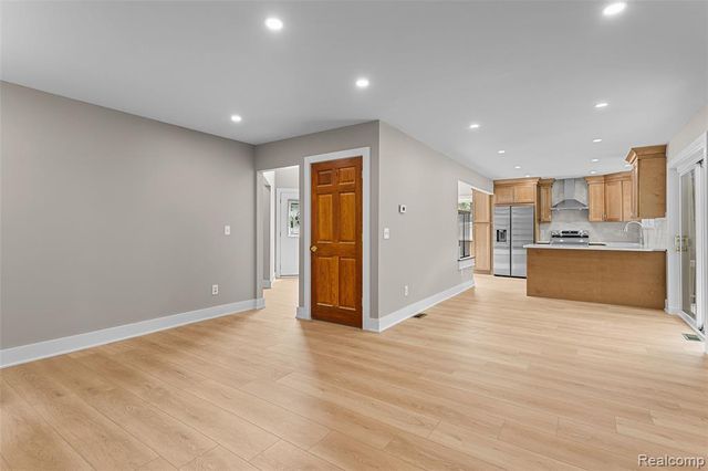 6552 Orion Road, Rochester Hills, MI 48306