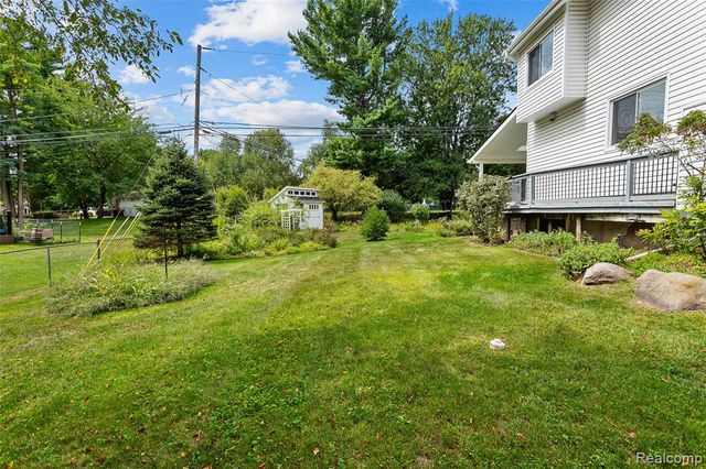 6552 Orion Road, Rochester Hills, MI 48306