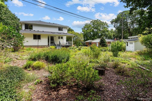 6552 Orion Road, Rochester Hills, MI 48306