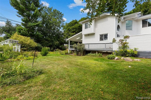 6552 Orion Road, Rochester Hills, MI 48306