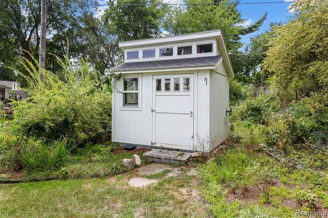 6552 Orion Road, Rochester Hills, MI 48306