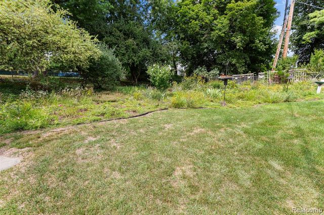 6552 Orion Road, Rochester Hills, MI 48306