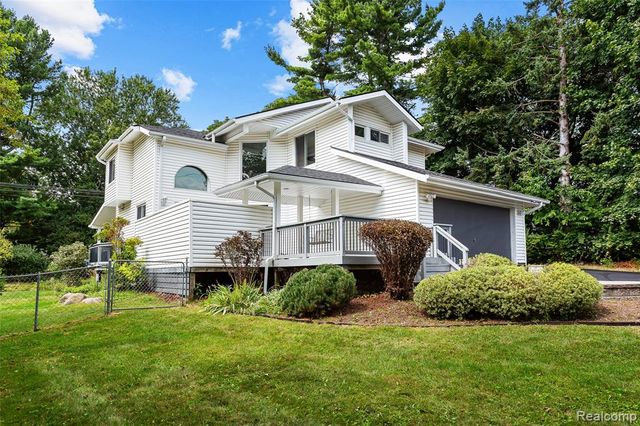 6552 Orion Road, Rochester Hills, MI 48306