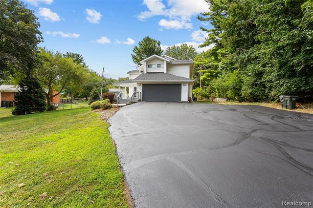 6552 Orion Road, Rochester Hills, MI 48306