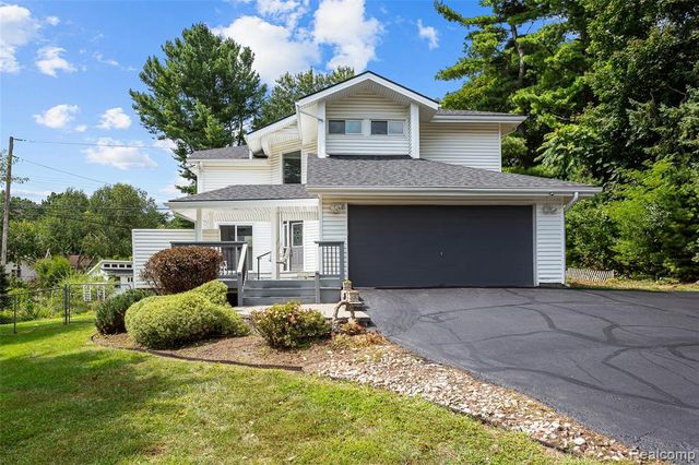 6552 Orion Road, Rochester Hills, MI 48306