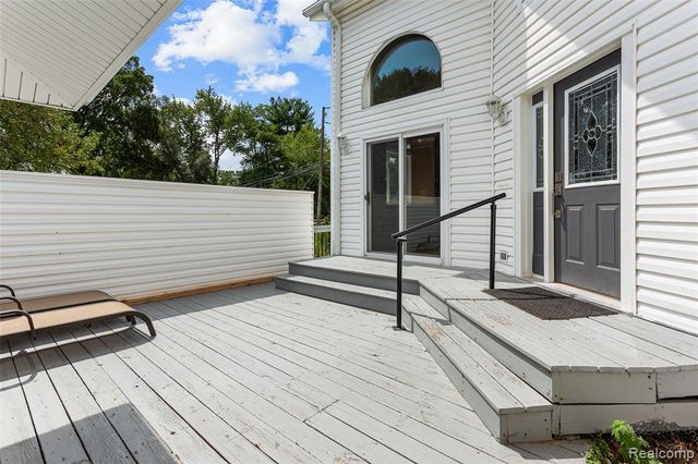 6552 Orion Road, Rochester Hills, MI 48306