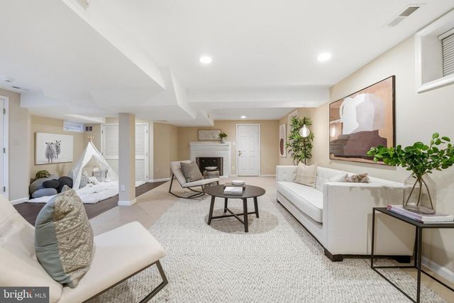 5006 NAHANT ST, Bethesda, MD 20816